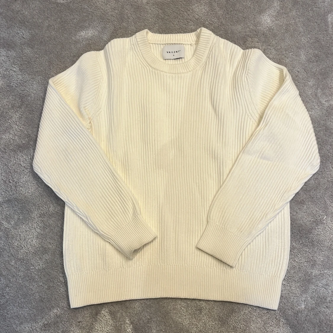 Vit tröja från Vailent 
