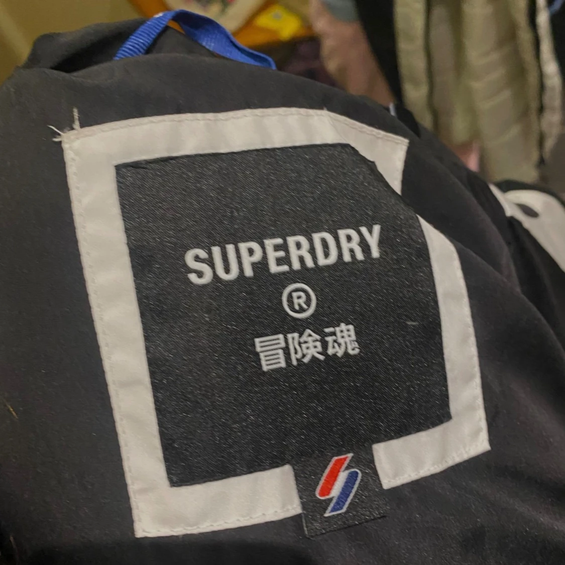 Vit pufferjacka från Superdry - 2