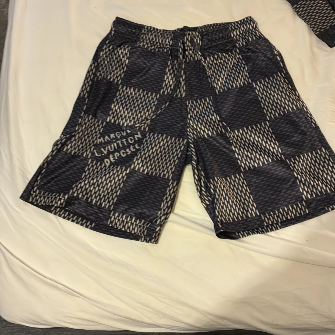Louis Vuitton rutiga shorts i blått - 1