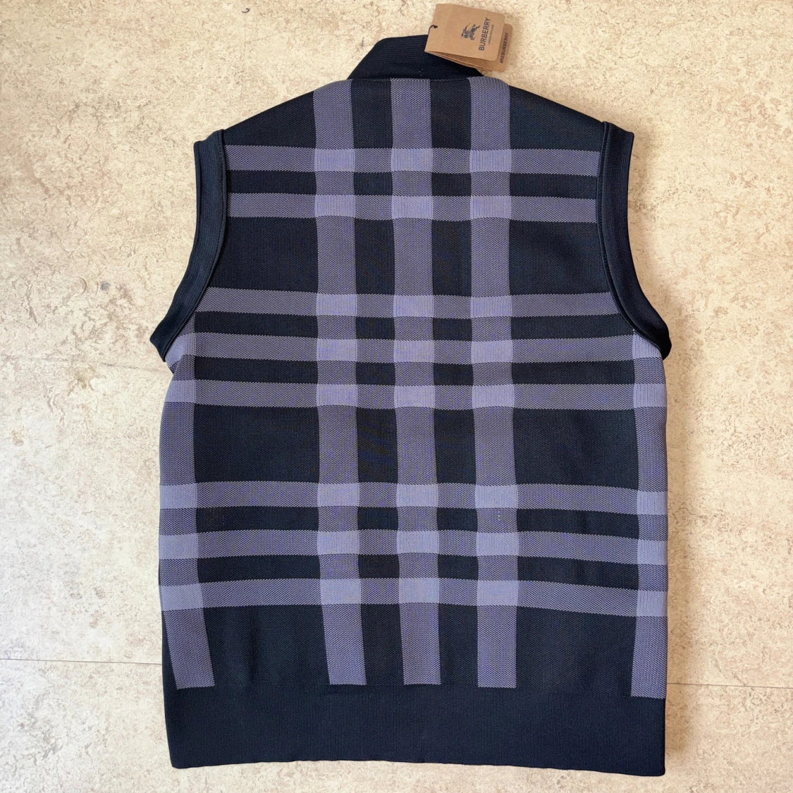 Svart quiltad dunväst från Burberry - 1