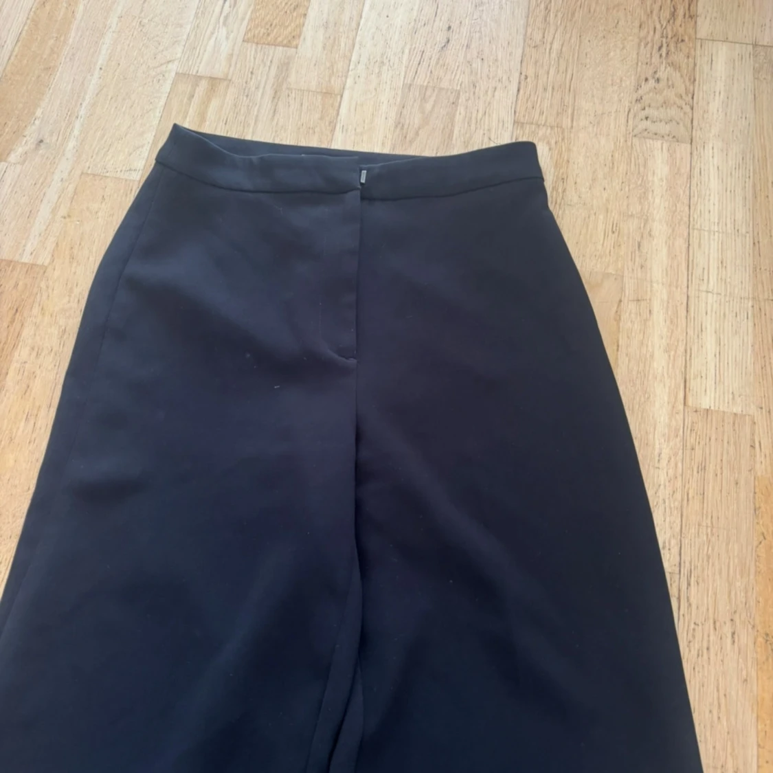 Svarta kostymbyxor med hög midja - 1