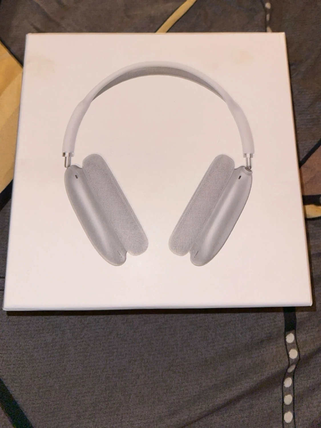 Apple AirPods Max silver