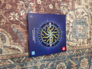 Postkodmiljonären brädspel.. - Ett brädspel av Postkodmiljonären.