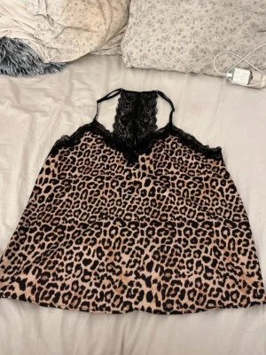 leopard linne - aldrig använt🩷