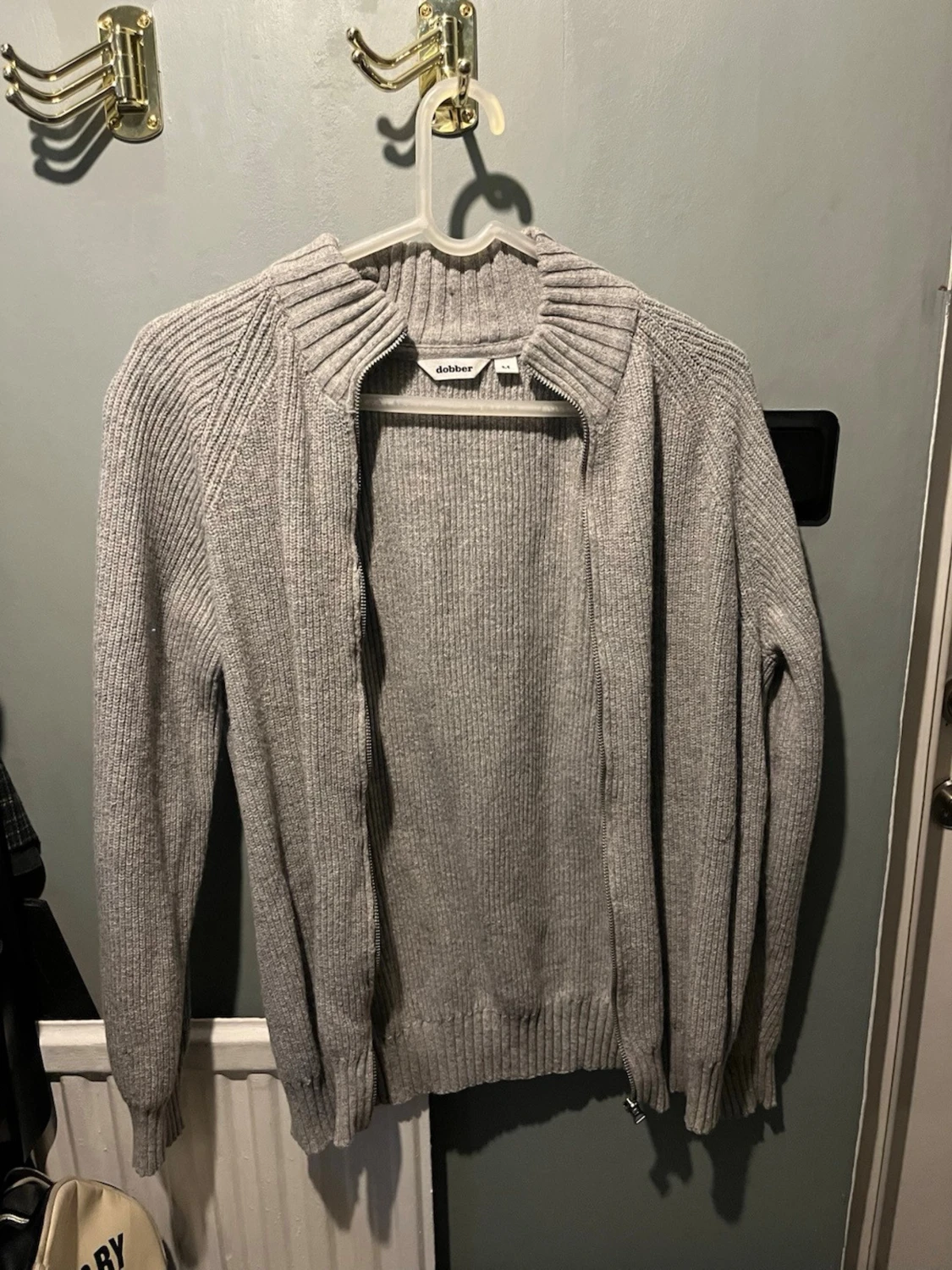 Grå stickad cardigan från Dobber  - 1