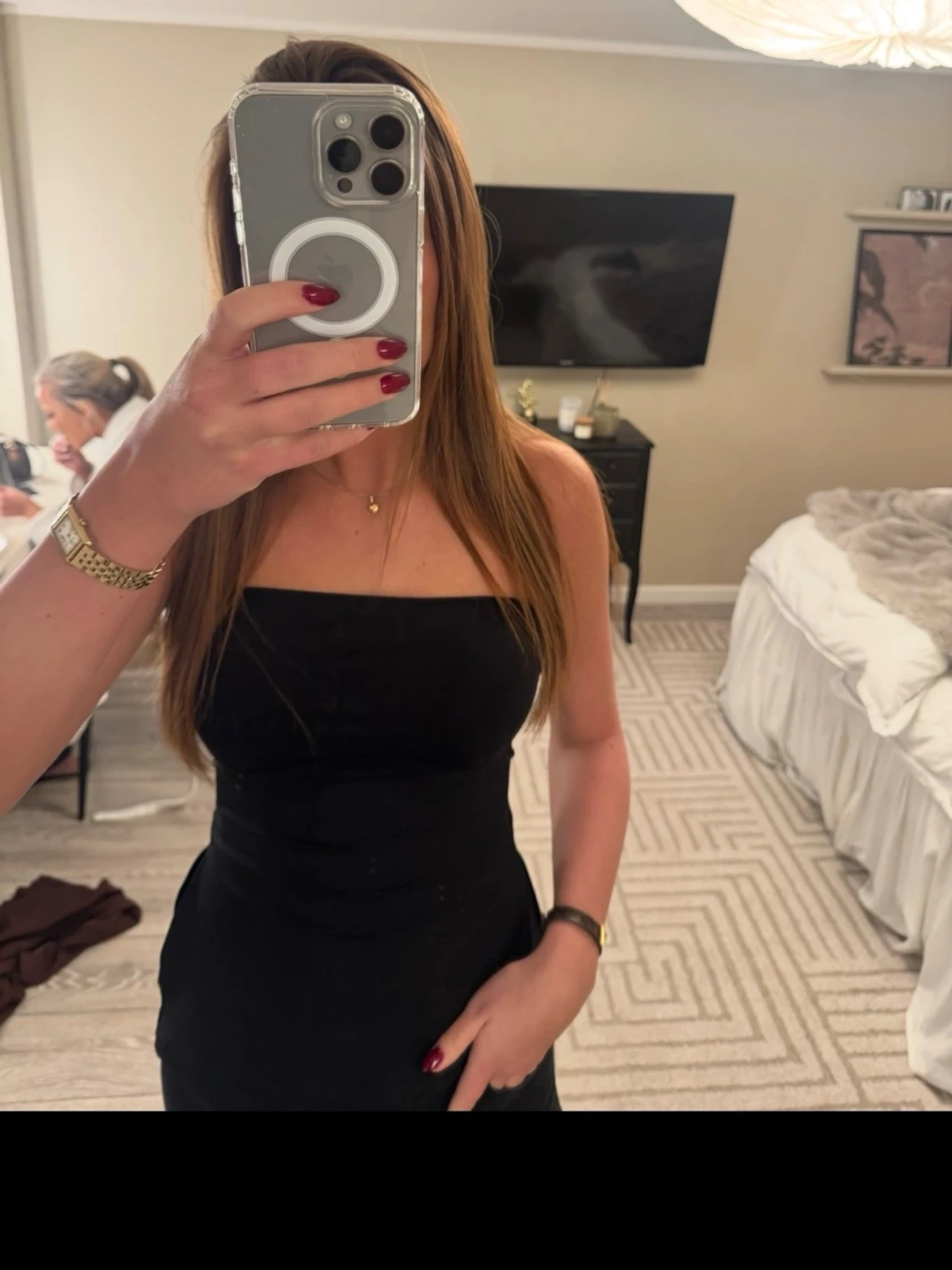 Svart axelbandslös klänning - 2