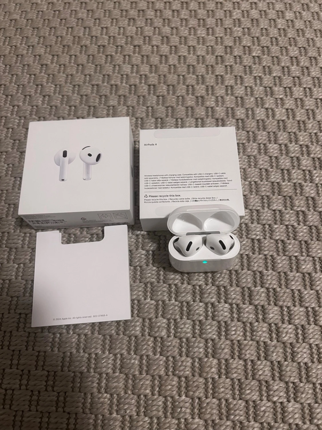 Apple AirPods 4 - 3