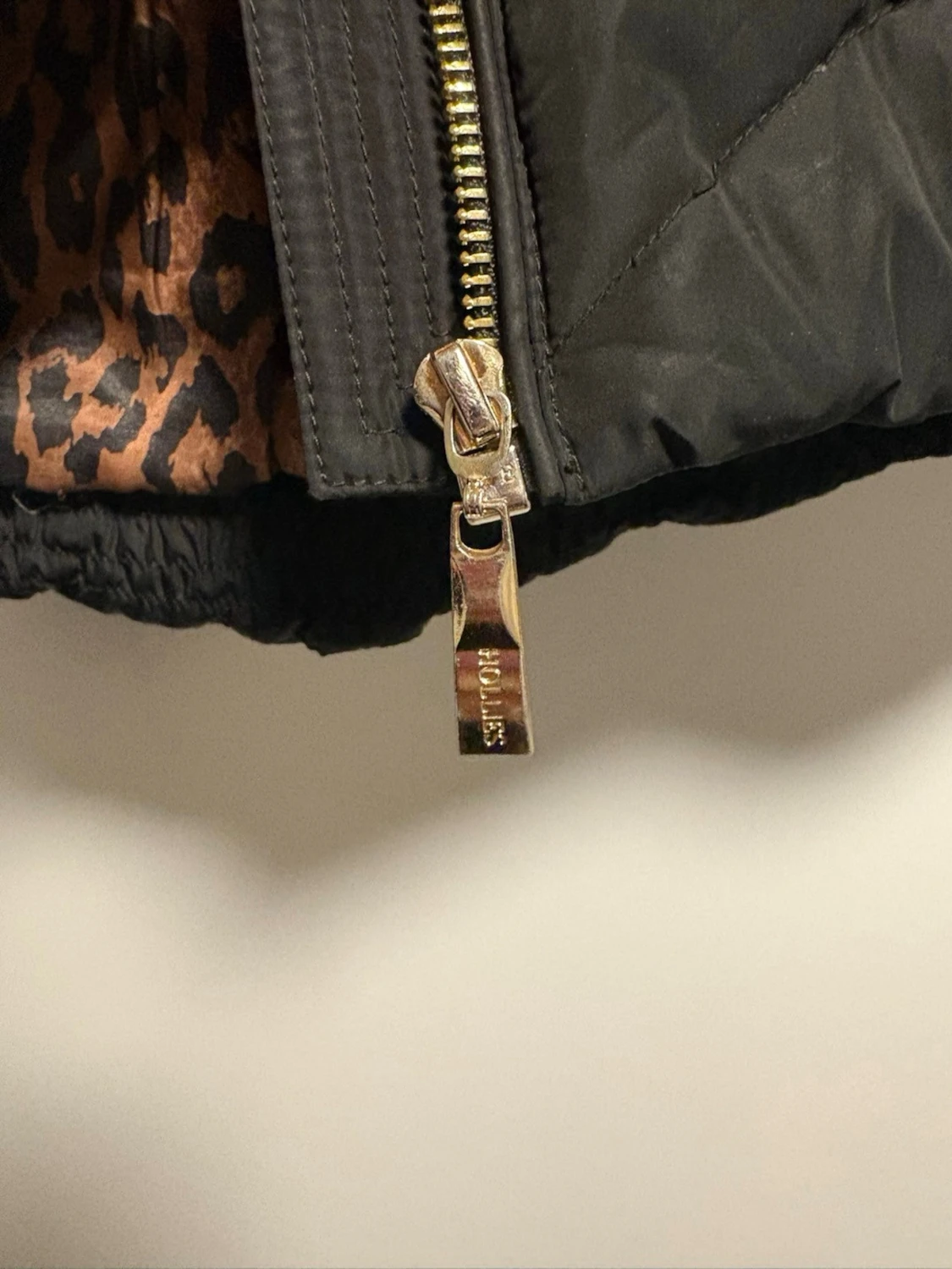 Svart dunjacka med fuskpäls från Hollies - 4