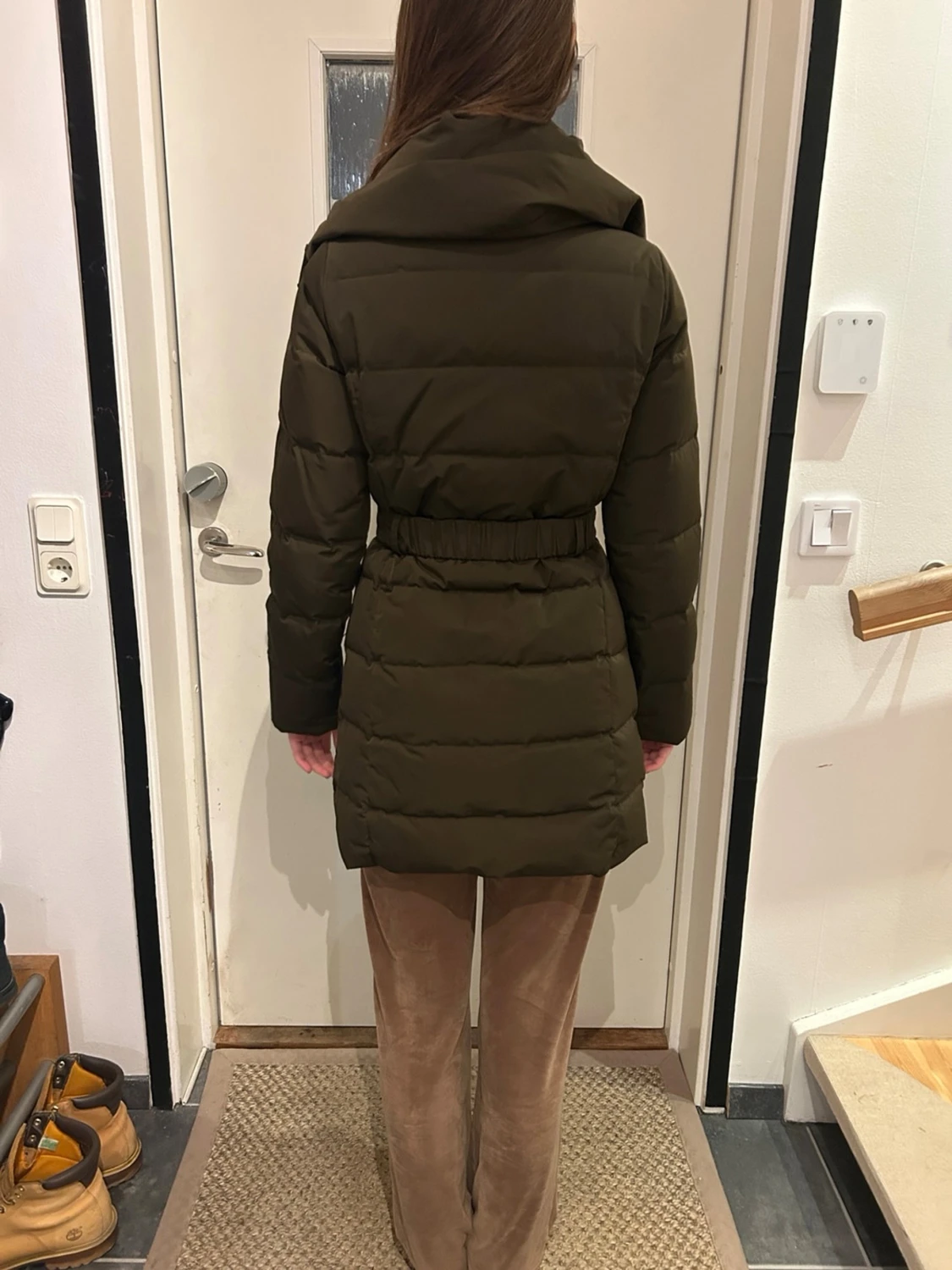 Gant-Mörkgrön dunjacka med bälte - 2