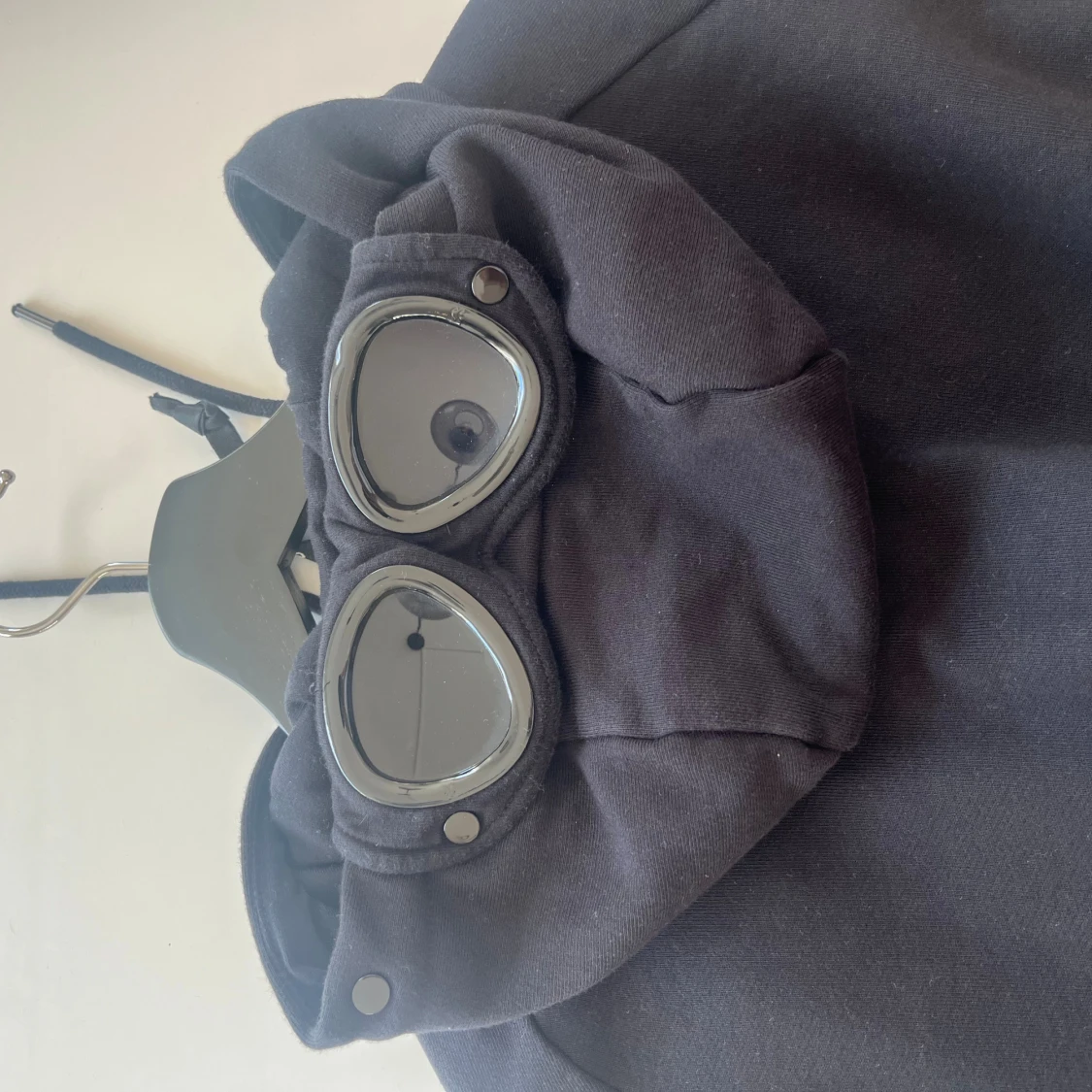 Svart hoodiejacka från C.P. Company - 1