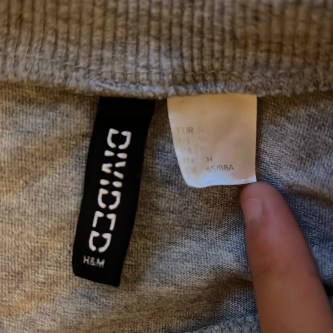 Grå smockad topp från H&M Divided - 1