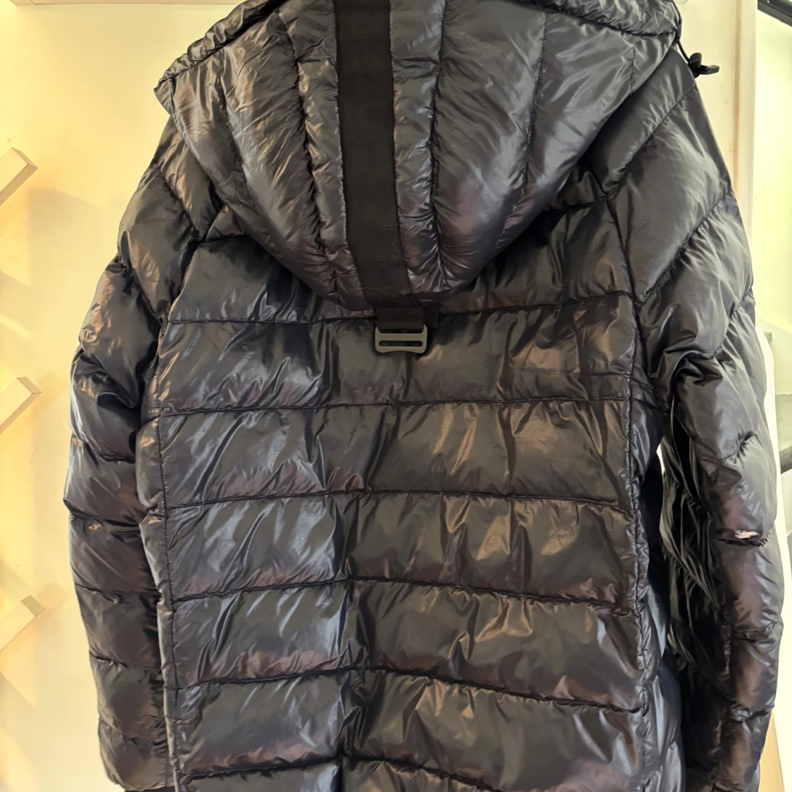 Svart dunjacka från Peak Performance  - 1