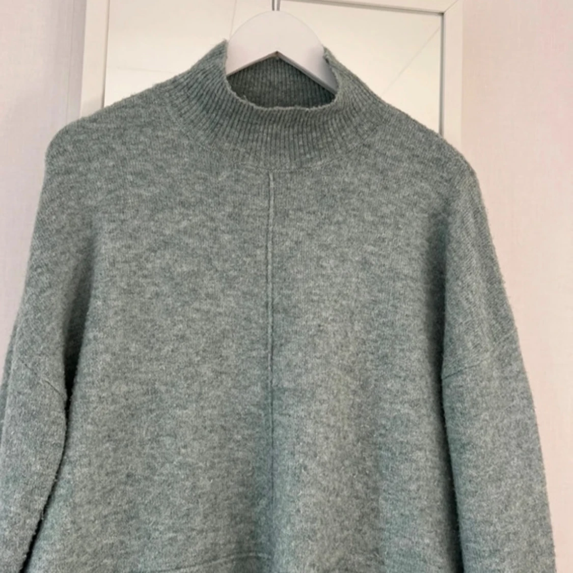 Mintgrön stickad polotröja från NA-KD - 1