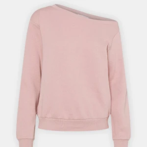 Ljusrosa offshoulder sweatshirt - Superfin ljusrosa sweatshirt med offshoulder-design. Använd fåtals gånger❤️ Bara att skriva om du har några funderingar 🥰