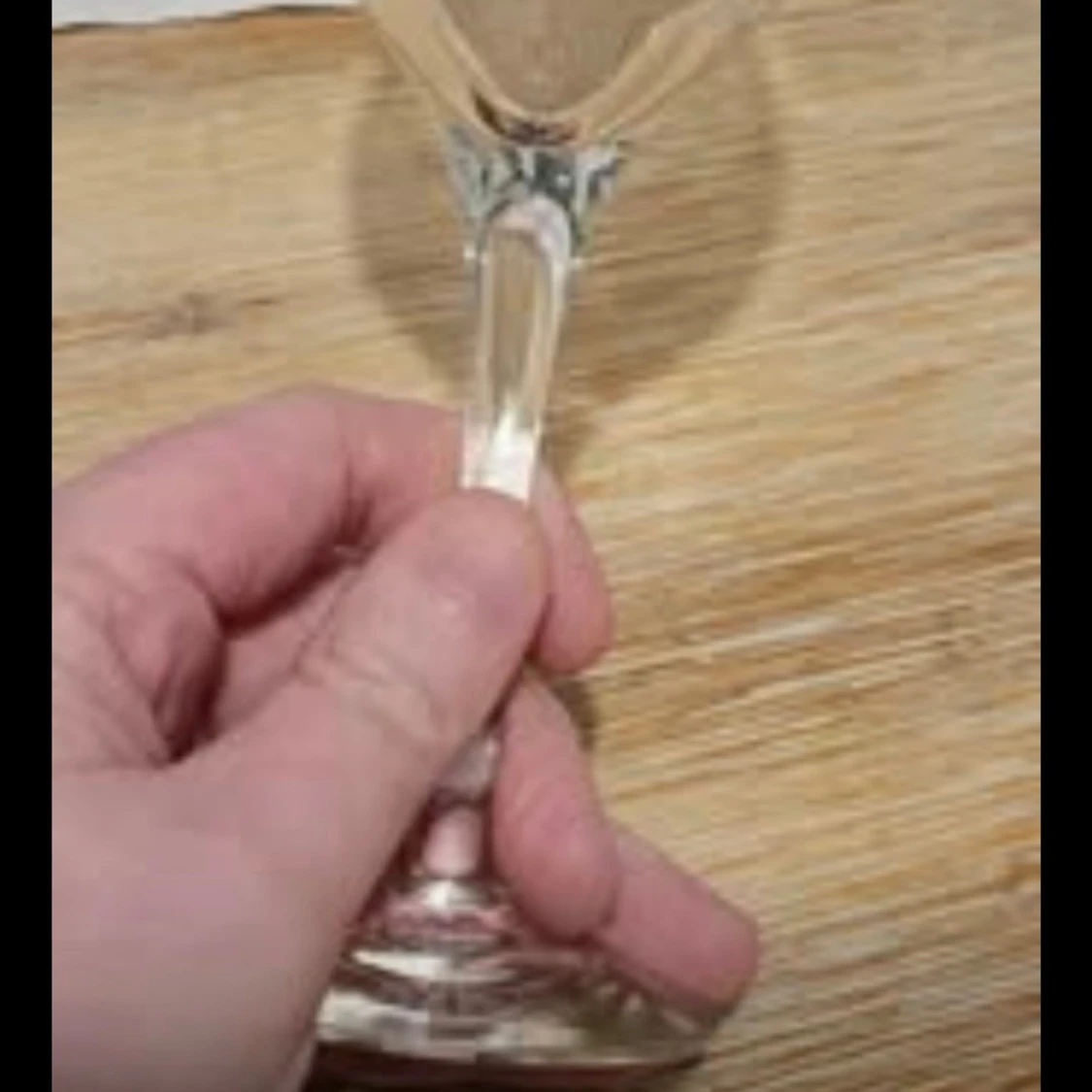 Vitvinsglas från Orrefors  - 2