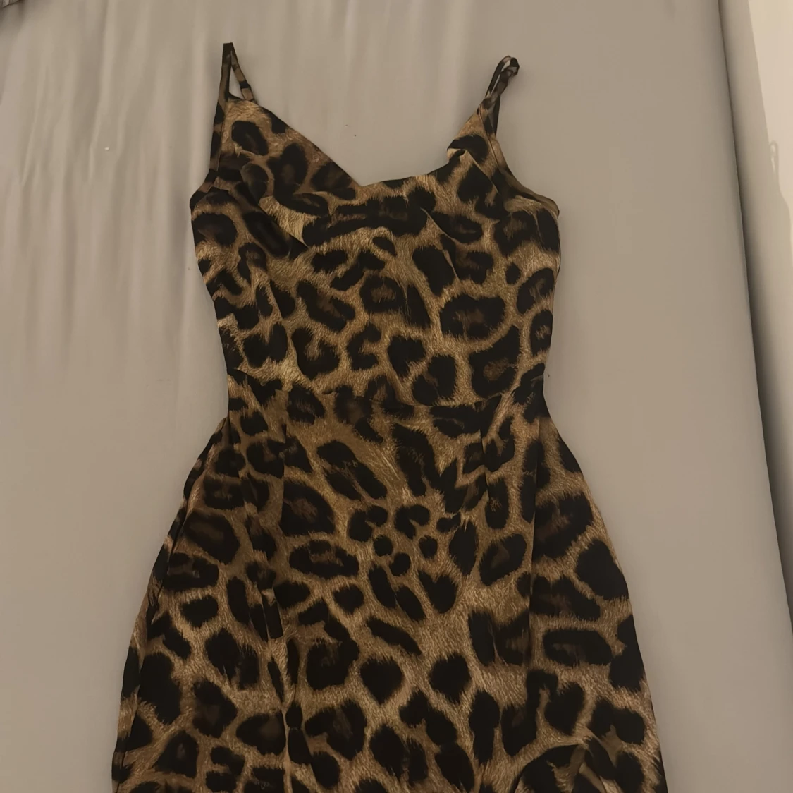 Leopardmönstrad långklänning