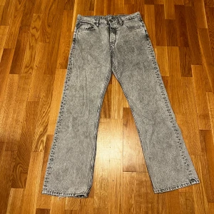 Hope Rush Jeans - Hope Rush Jeans, storlek: 32, inte mycket använda, enda synliga ”tecken” är längst ned vid hälen där det gått upp lite (syns på bilden)