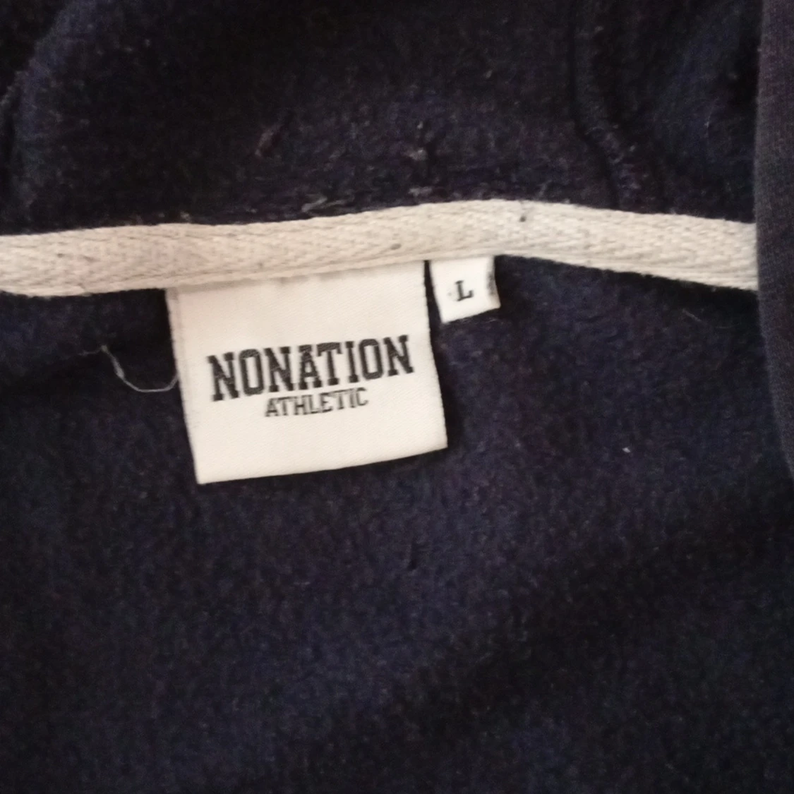 Mörkblå hoodie från Nonation Athletic - 3