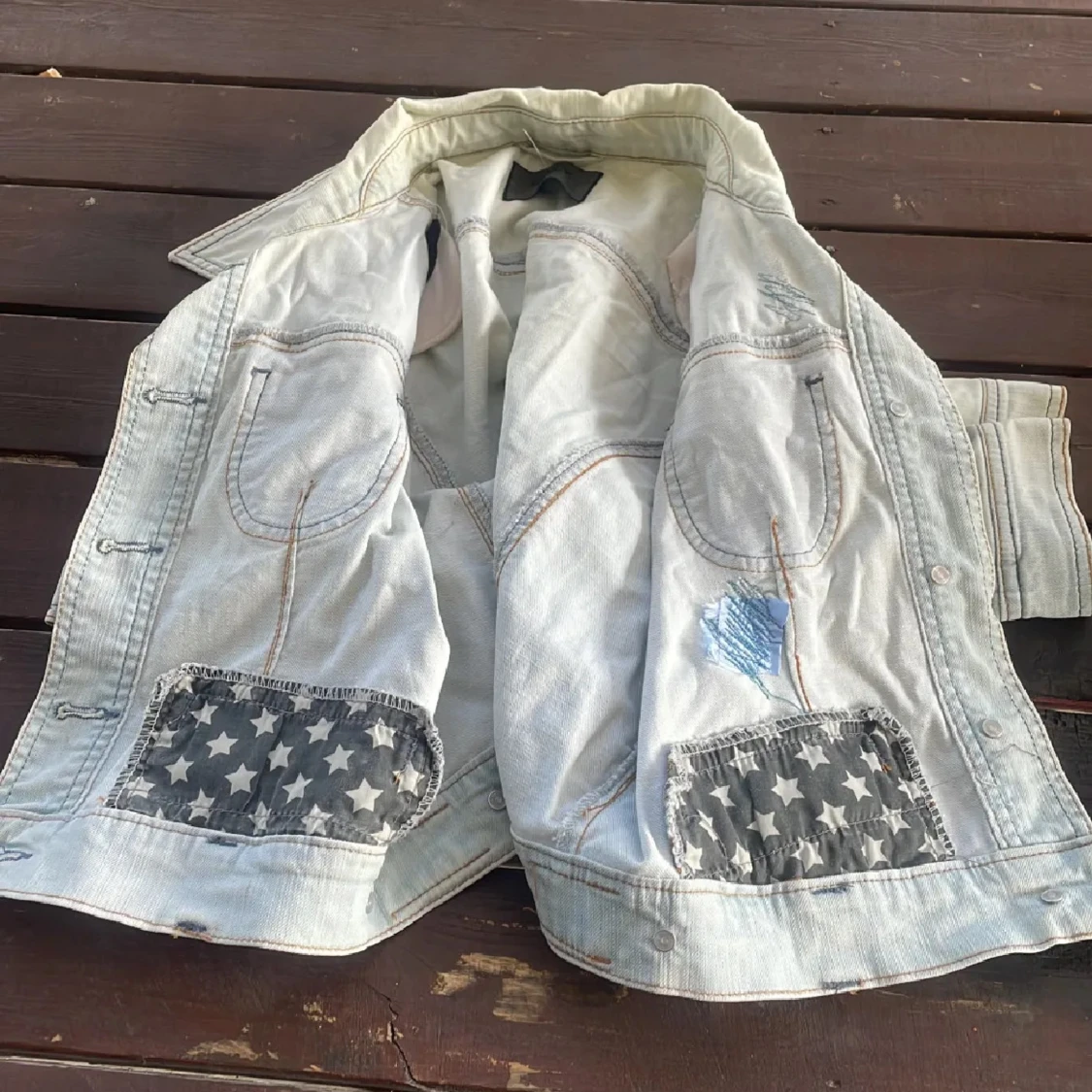 Ljus jeansjacka från ONLY, croppad - 2