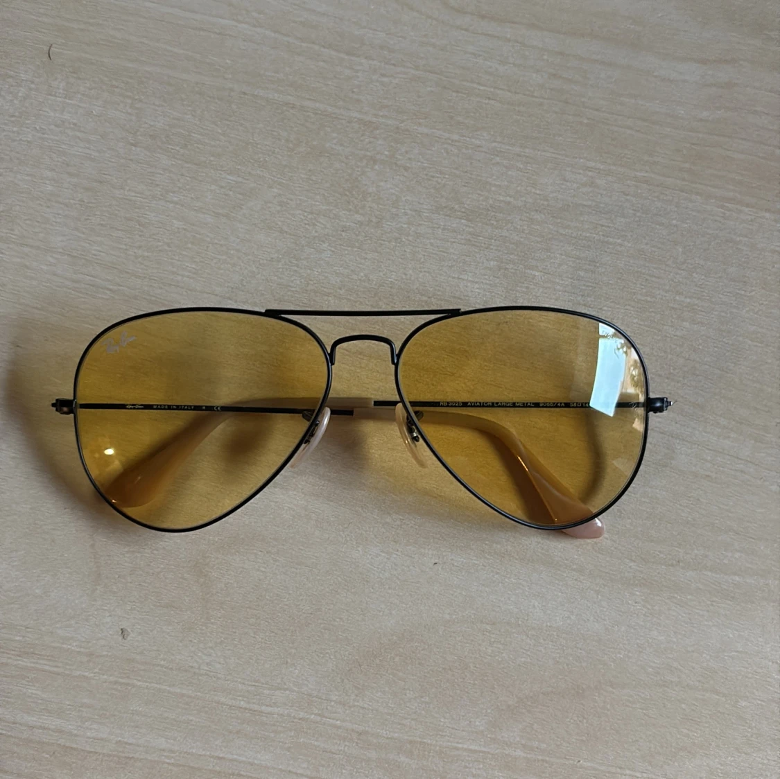 Ray-Ban aviator polarized glasögon med gul ton - 1