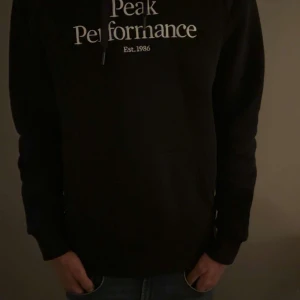 Svart hoodie från Peak Performance - Peak performance hoodie!🙌