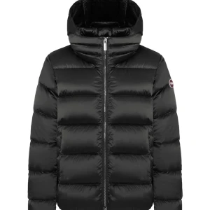 Svart pufferjacka från Colmar - Svart vinter jacka från Colmar, använd endast en vinter är i nyskick, köpt för ca 6000, storlek 46 (italiensk storlek) motsvarar storlek 38-40, lånade bilder skriv för egna💕