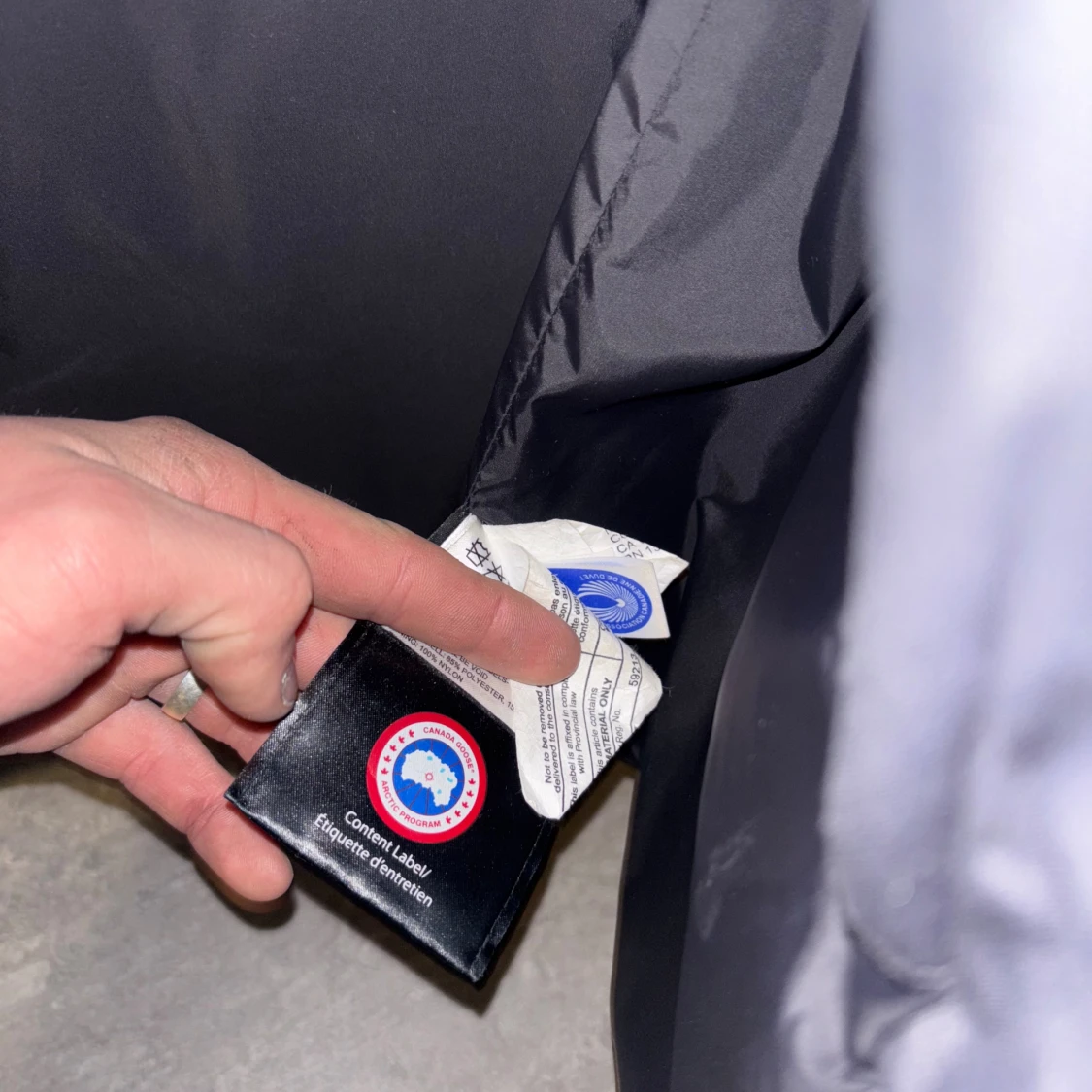 Svart dunväst från Canada Goose - 3