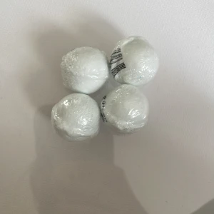 Badbomber - Fyra badbomber som inte kommer till användning då jag inte har något badkar längre. 