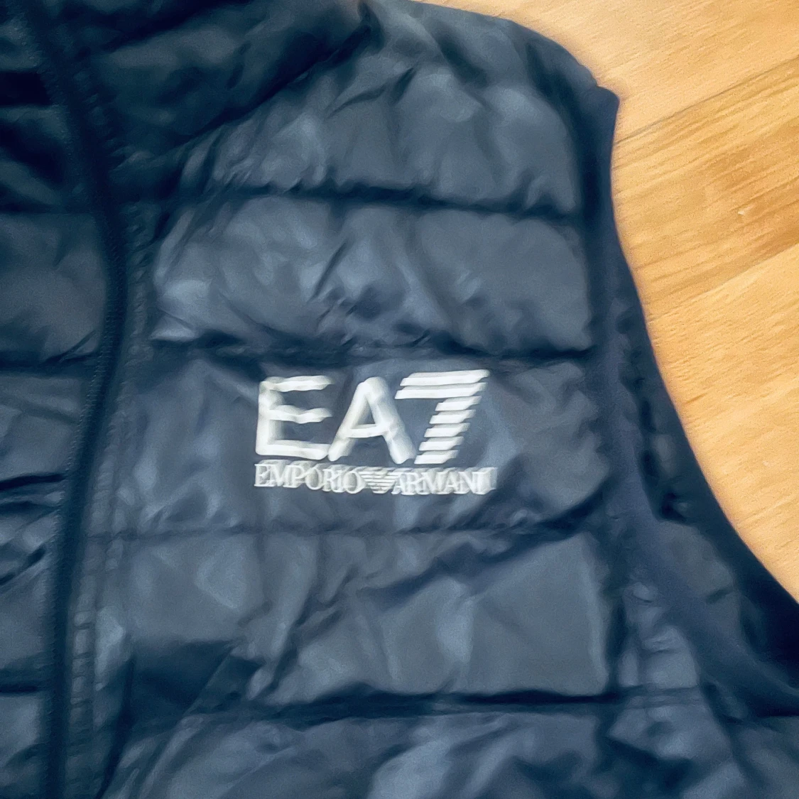 Svart dunväst från EA7 Emporio Armani - 2