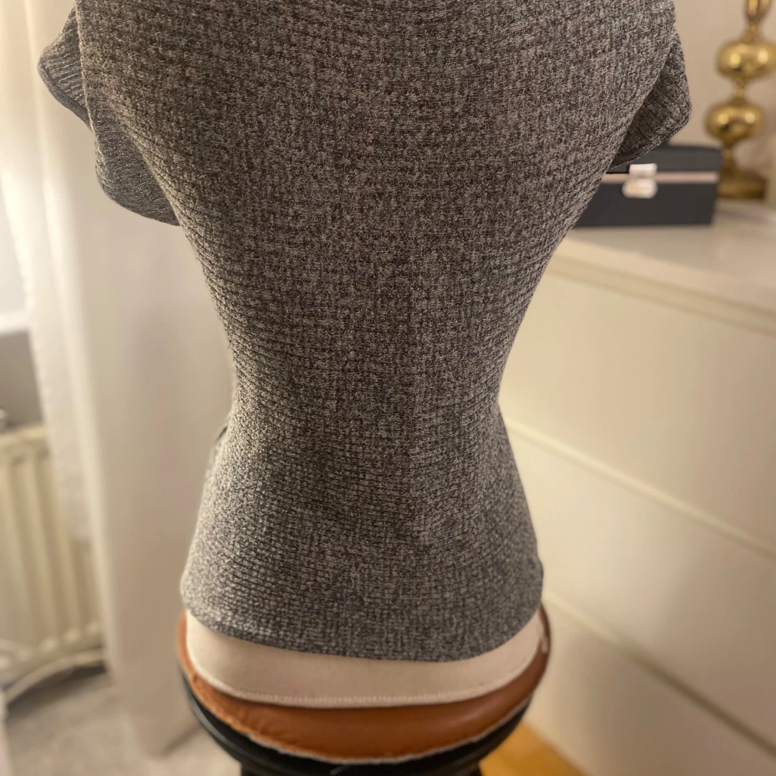 Grå knit Zara v-ringad tröja - 1