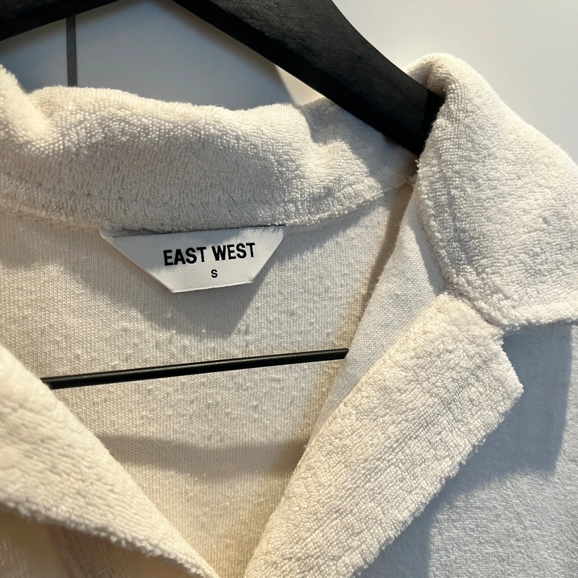 Beige pikétröja i frotté från East West - 2