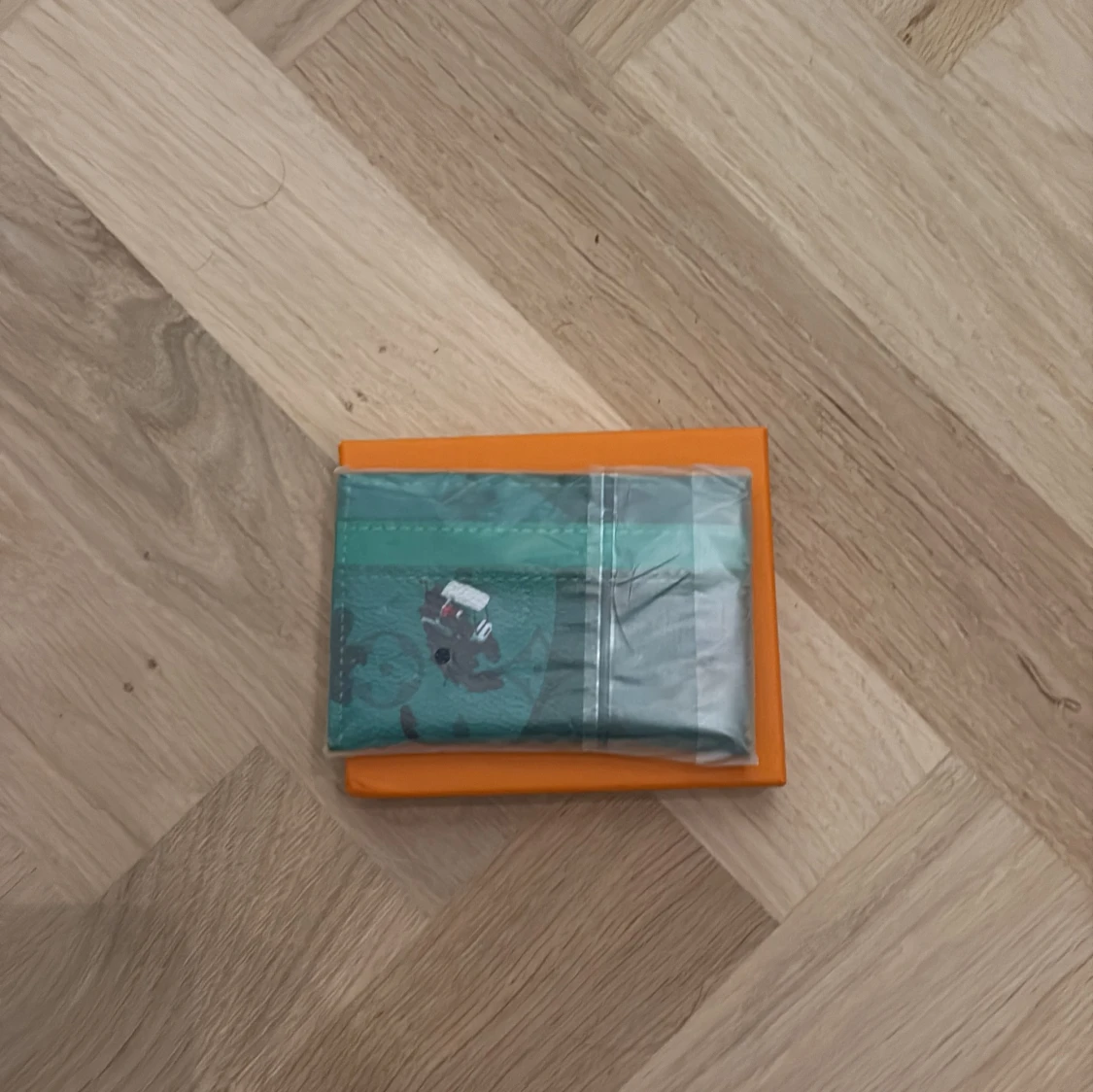 Grön plånbok med golfmotiv - 1