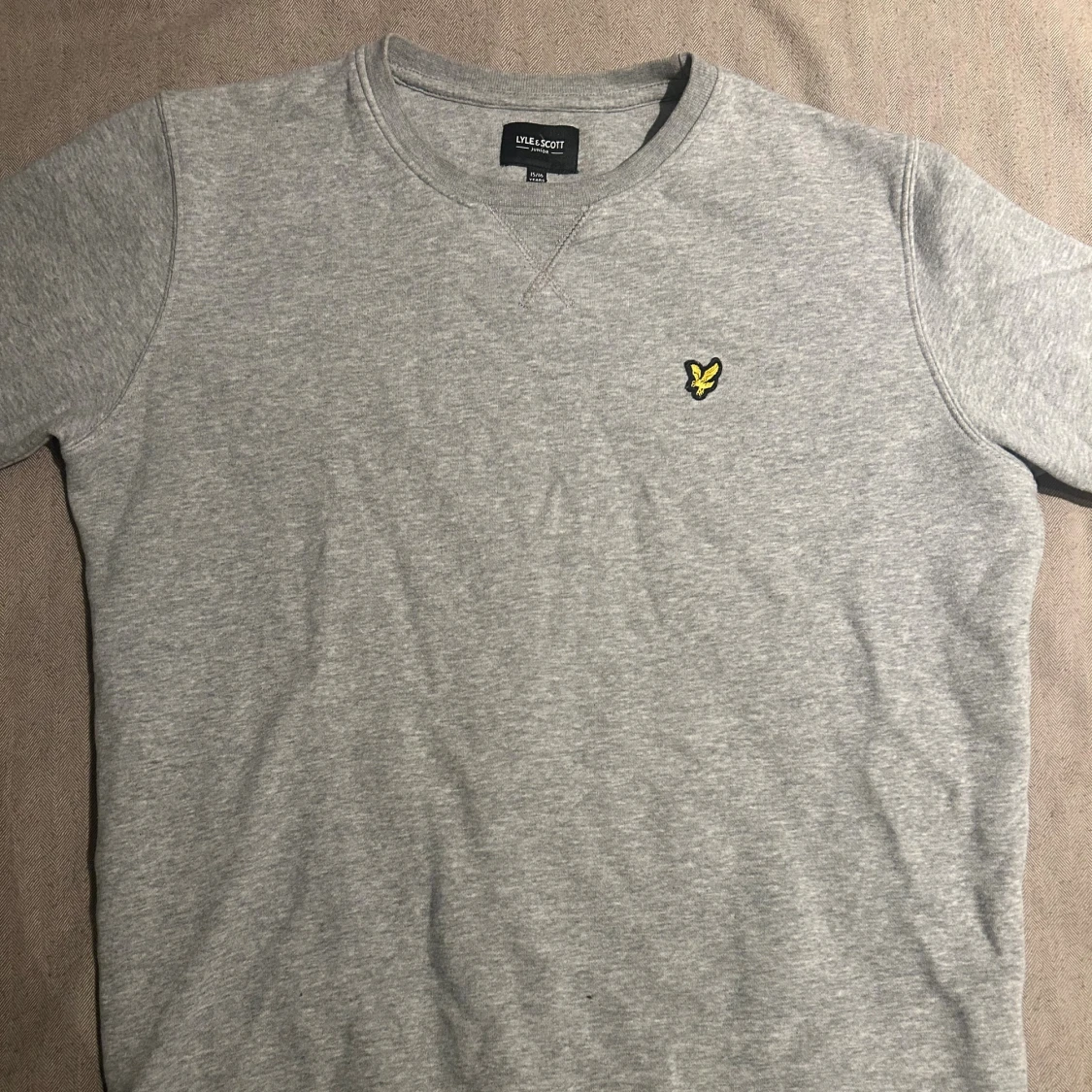 Grå sweatshirt från Lyle & Scott