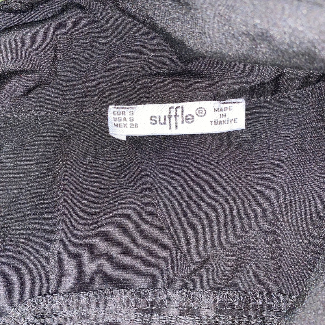 Svart kortklänning från Suffle - 3