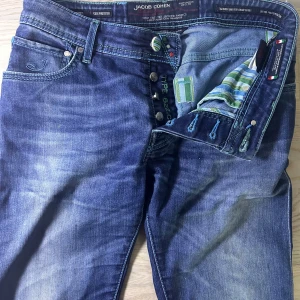 Jacob Cohen jeans  - Mycket fint skick | Size 29  | fraktar spårbart inom 24 timmar |  för att köpa klicka ” köp nu” | vid frågor skriv ett meddelande |