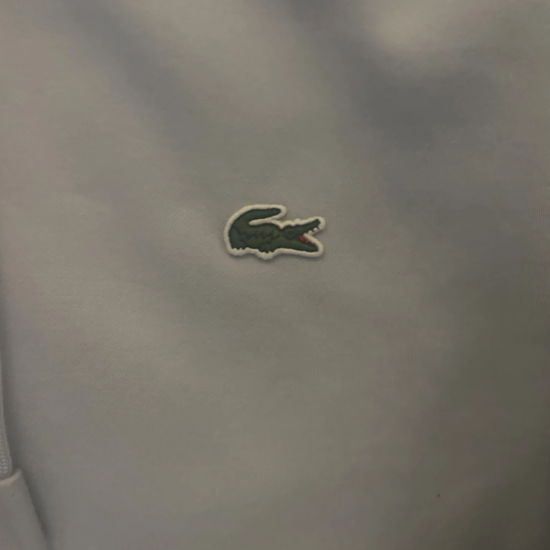 Ljusgrå hoodie från Lacoste med dragkedja - 3