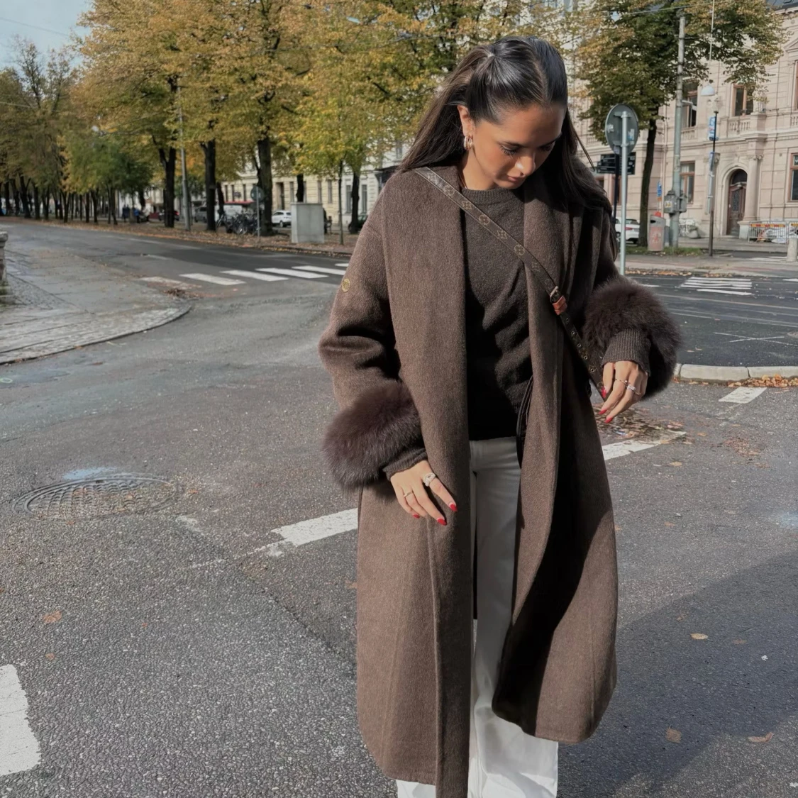 Sydney lång brun kappa från Femenina