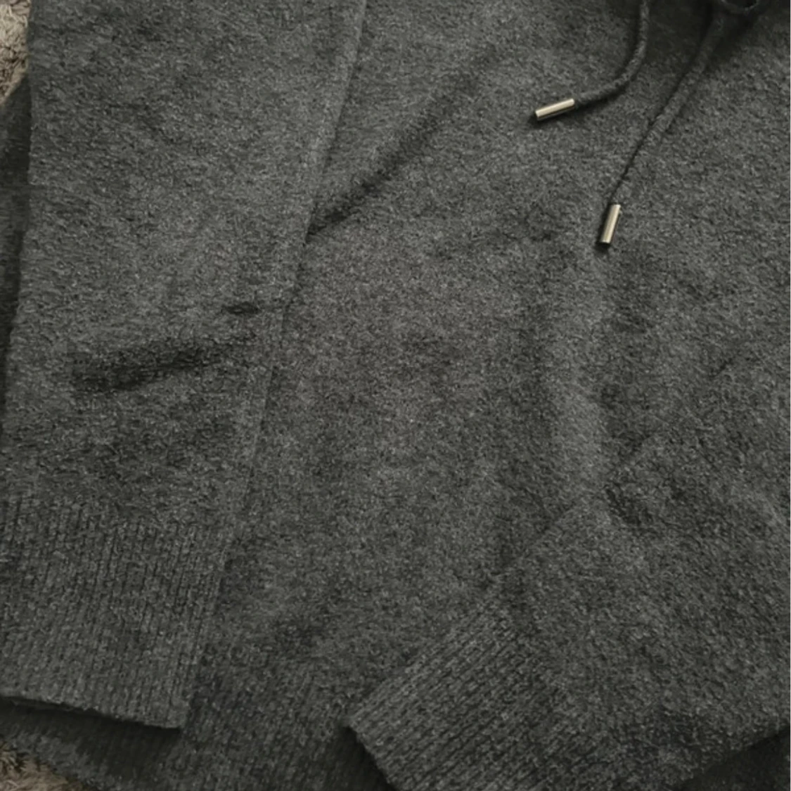 Stickad huvtröja  - 2