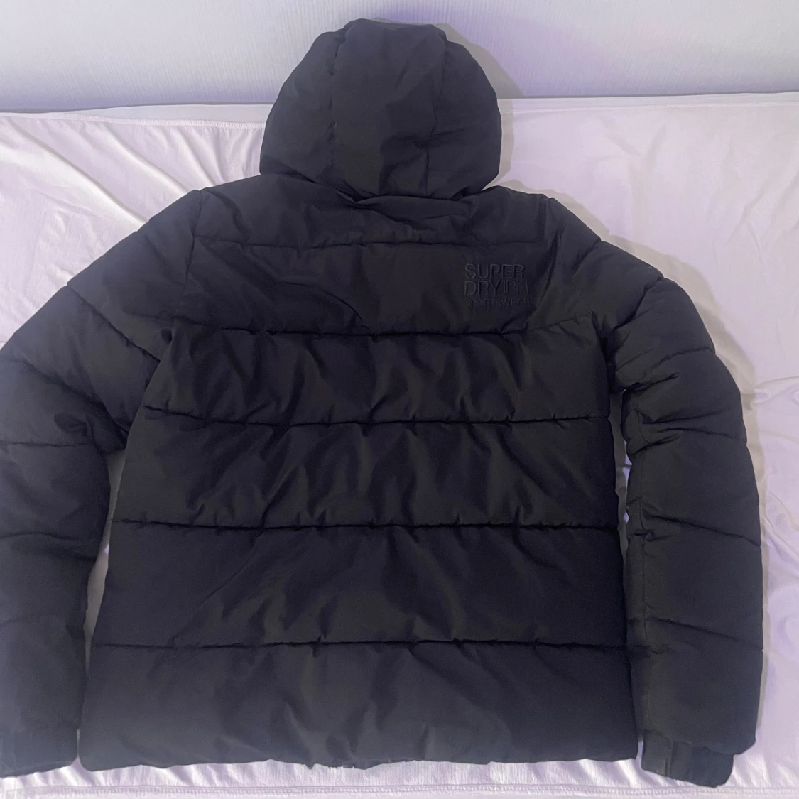 Svart pufferjacka Superdry S - 1