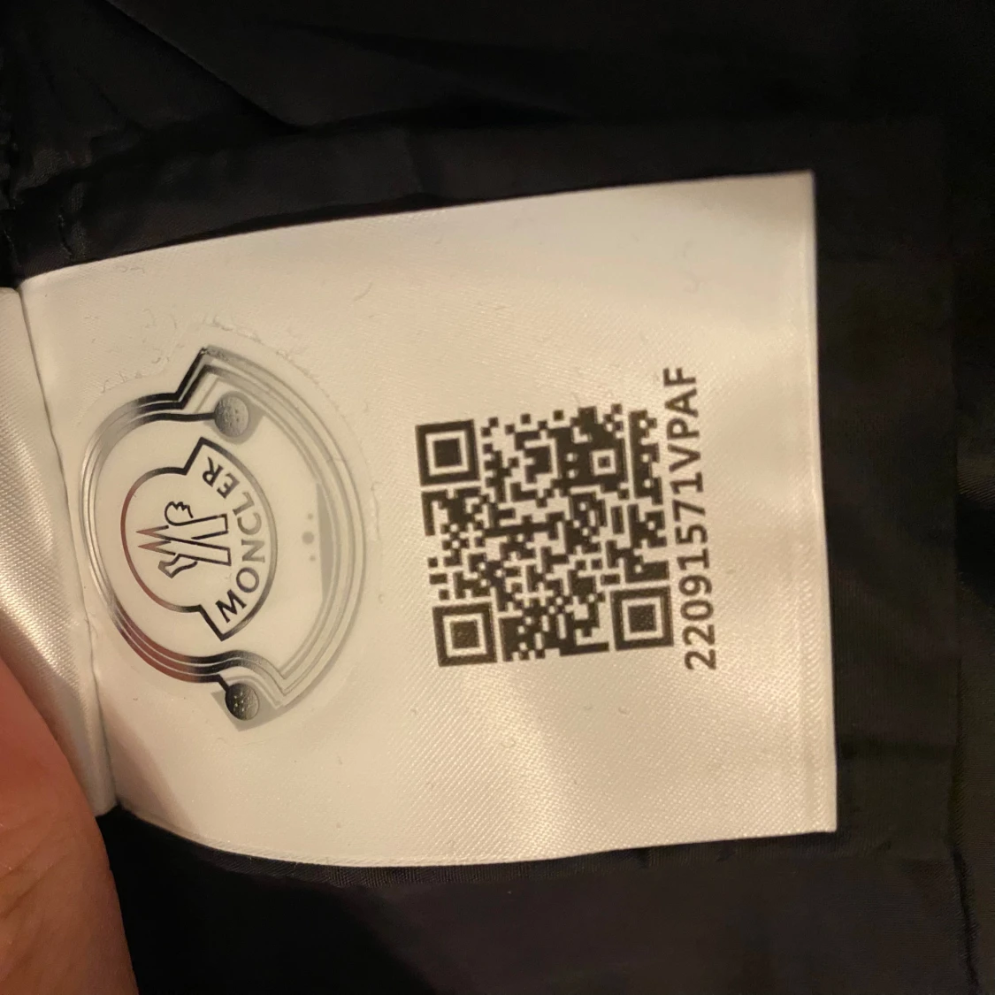 Svart Moncler pufferjacka med huva - 3