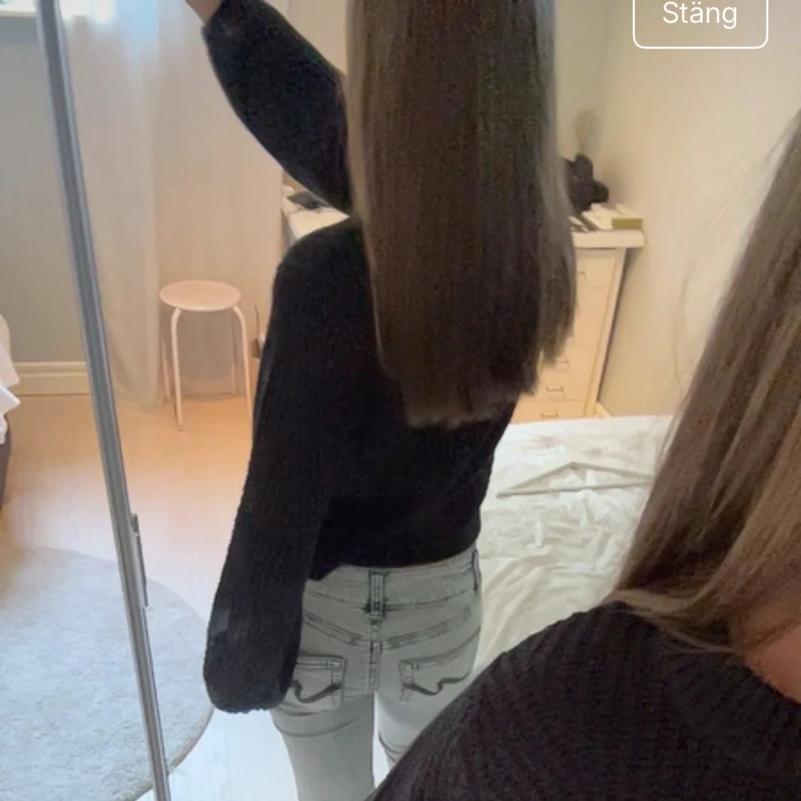 Svart stickad tröja med struktur - 1