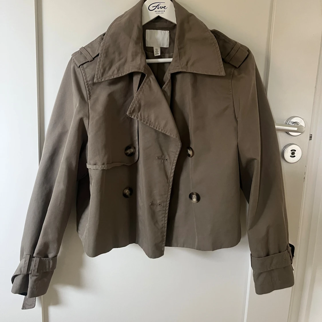 Kort brun/grön trenchcoat från H&M - 1
