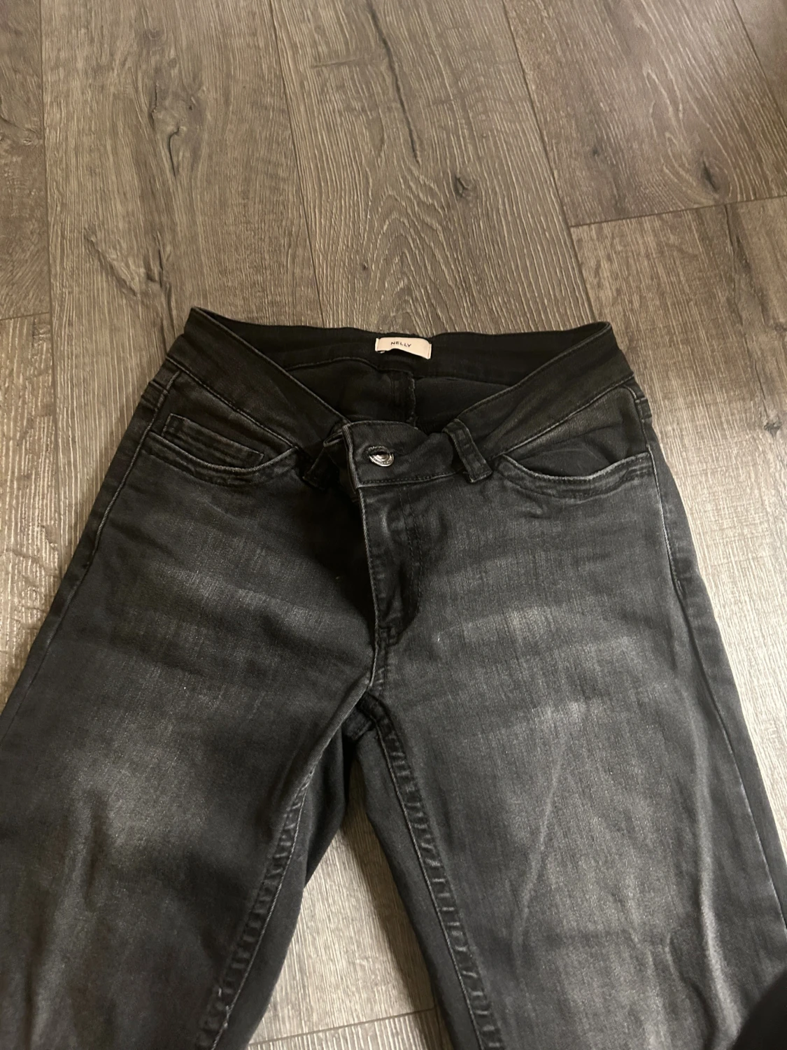 Svarta bootcut jeans med slitningar - 3