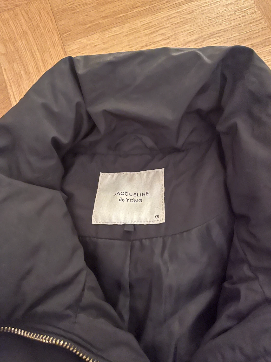 Svart pufferjacka från Jacqueline de Yong XS - 1