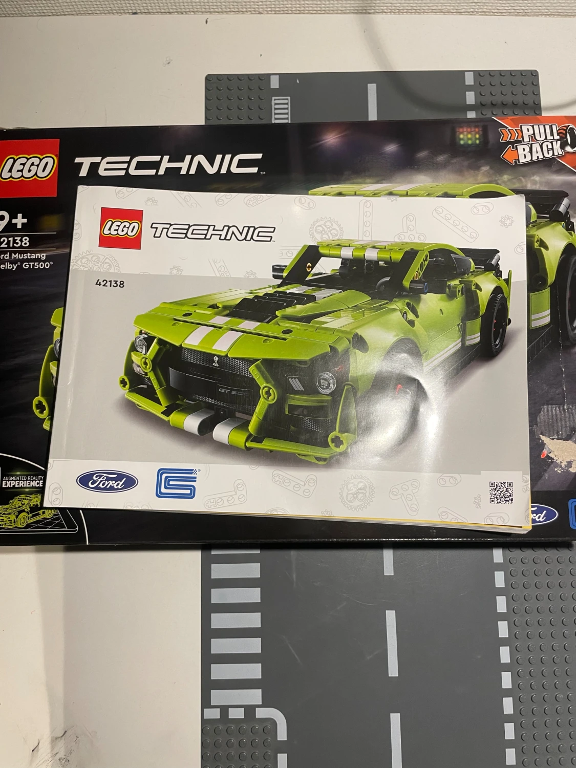 LEGO Technic Ford Mustang Shelby GT500 (42138) - 5