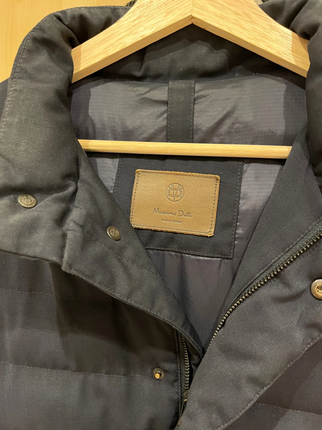 Mörkblå dunväst från Massimo Dutti - 1