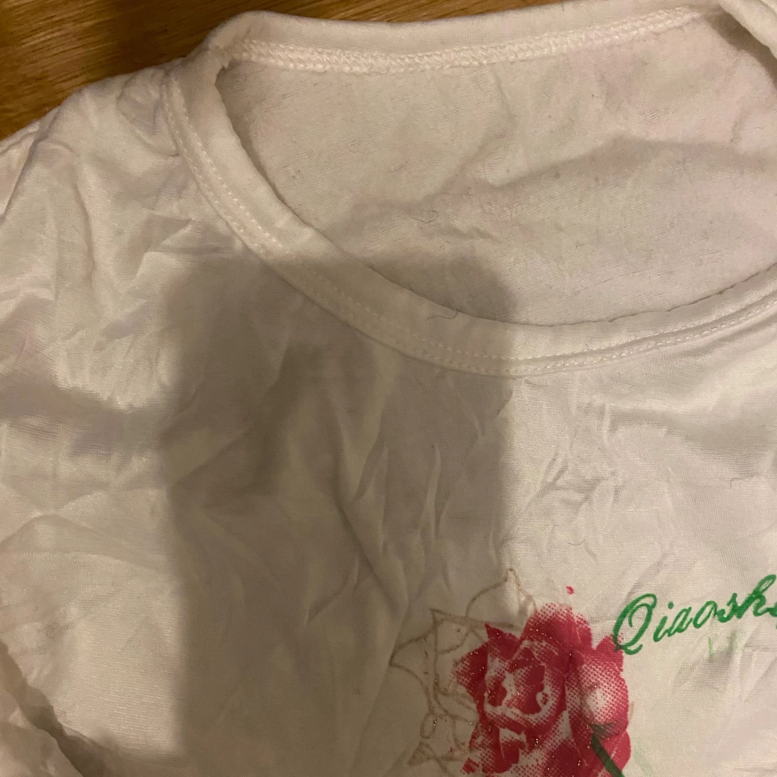 Vit långärmad tröja med rosor - 1