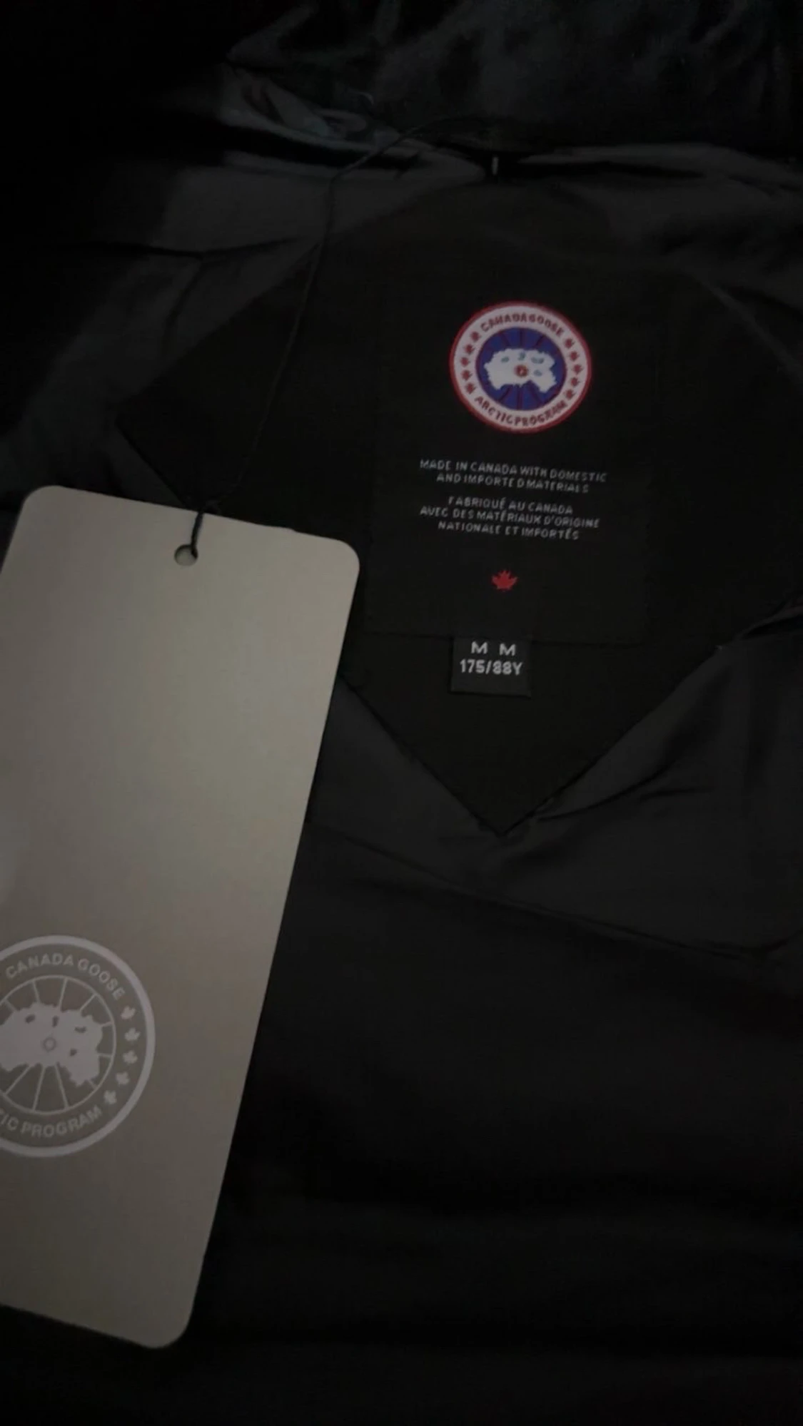 Svart dunväst från Canada Goose M - 1