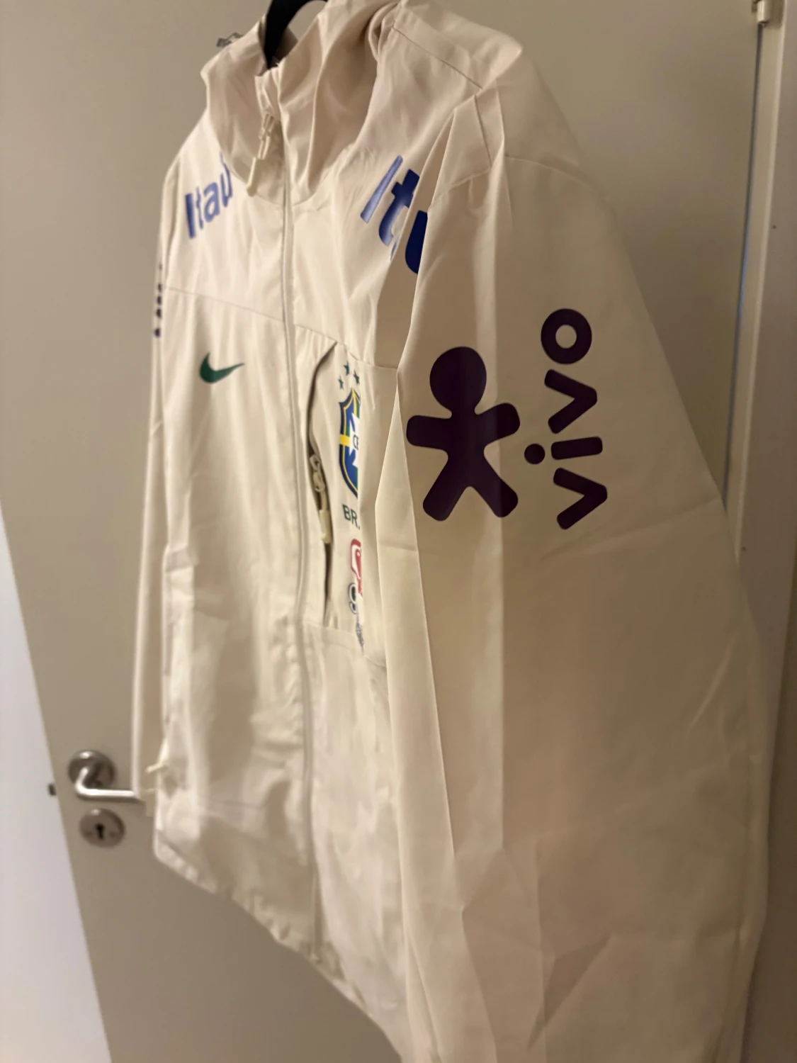 Beige Nike Brasil vindjacka med huva - 3