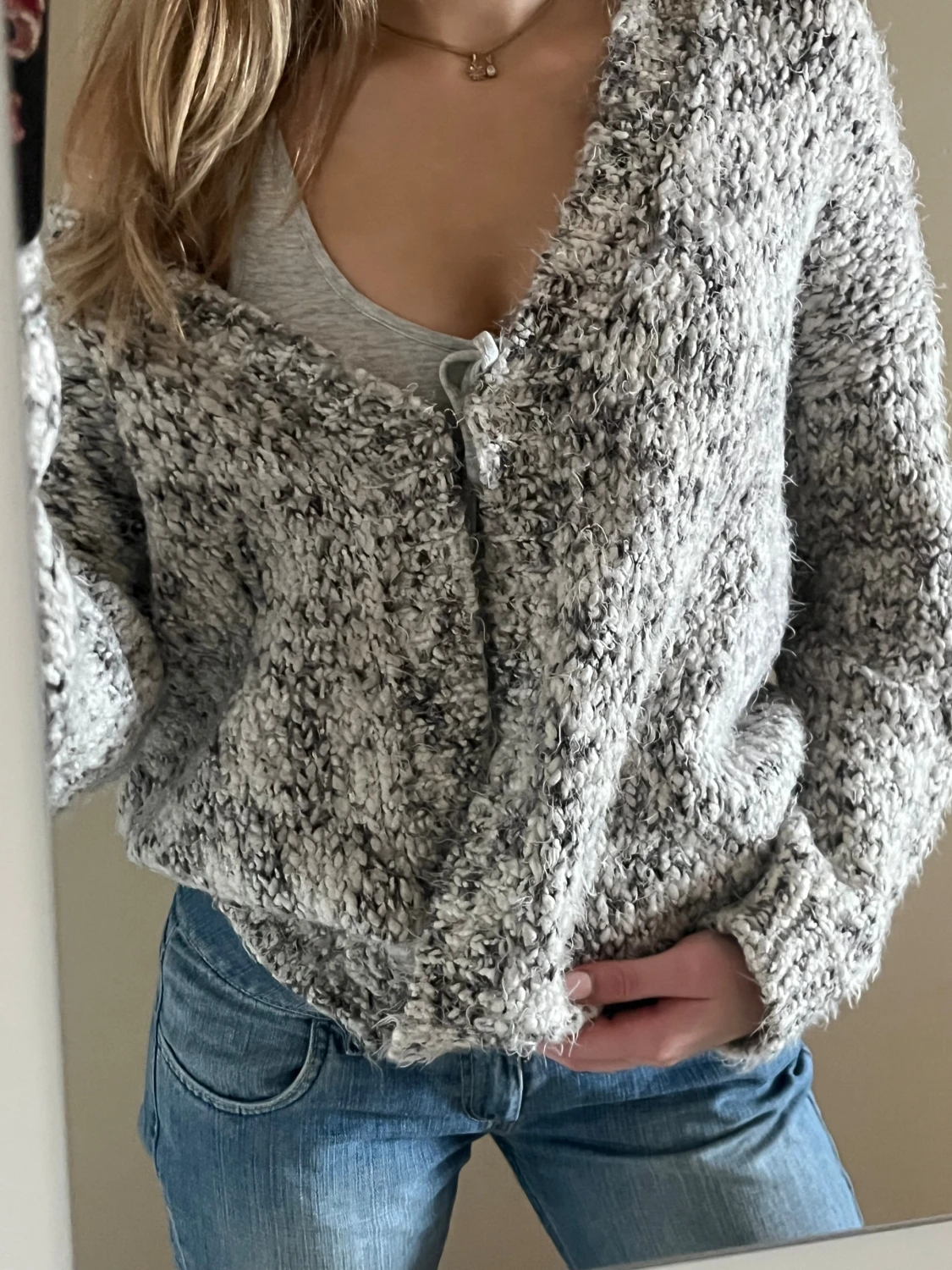 Gråmelerad stickad kofta från KappAhl - 2